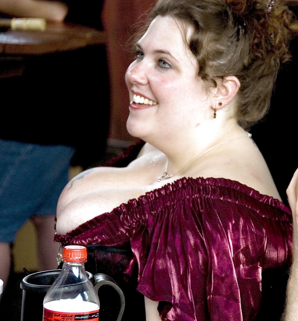 25P Ren fair boobs