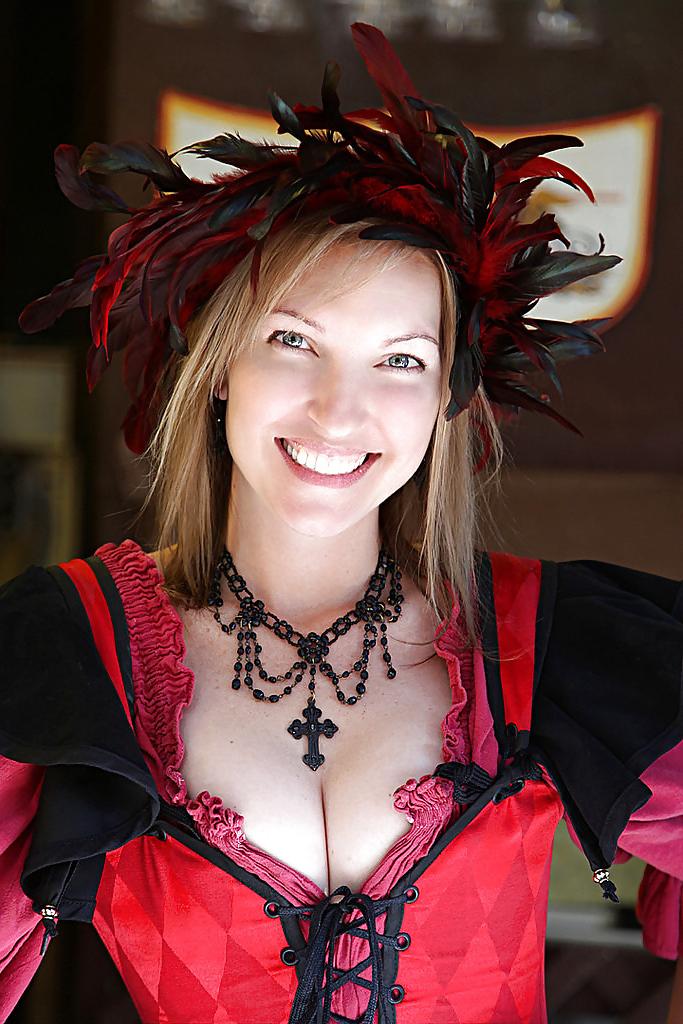 25P Ren fair boobs