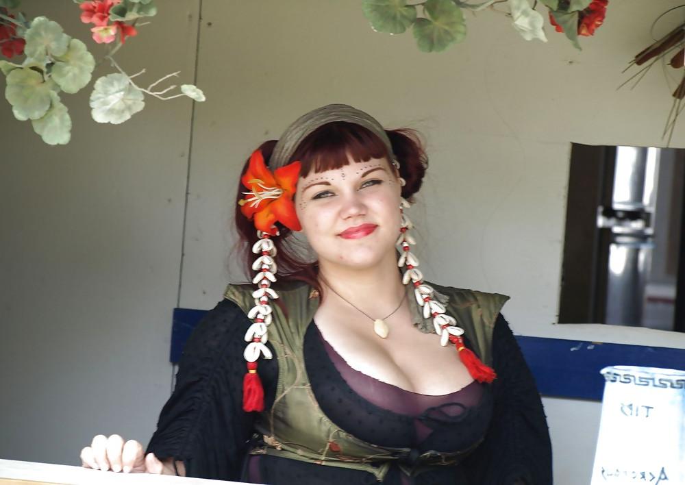 25P Ren fair boobs