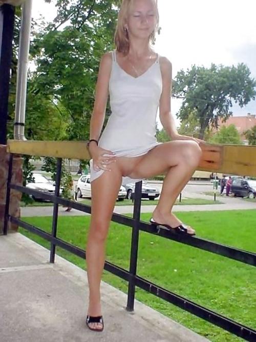 20P Just Flashing Pussy 14 !
