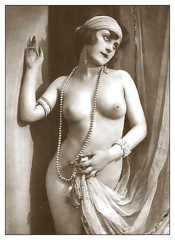 20P Vintage boobs