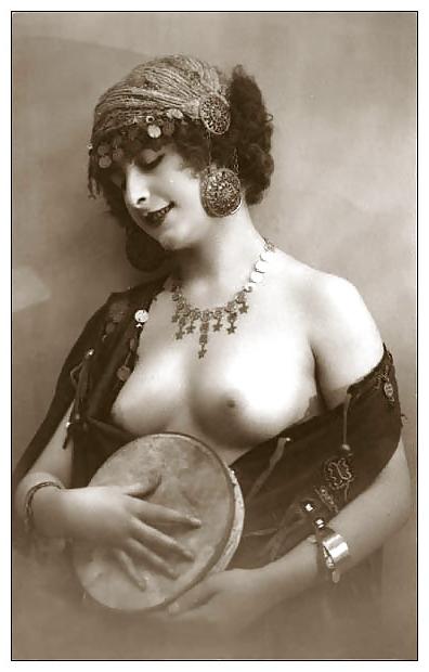 20P Vintage boobs