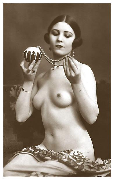 20P Vintage boobs