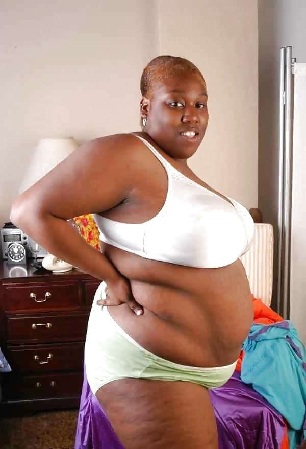 25P Big bras on ebony women