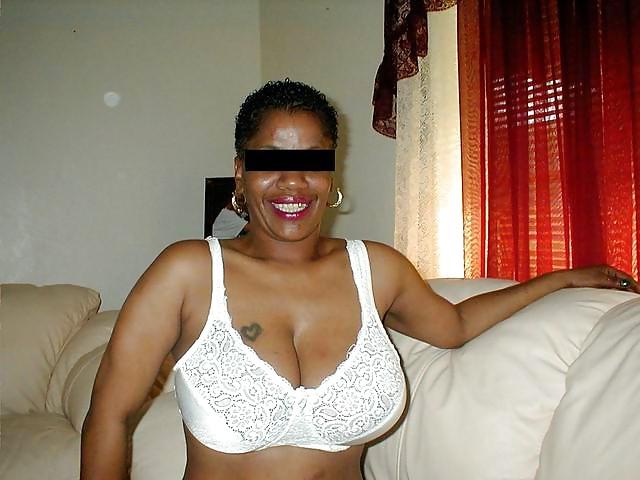 25P Big bras on ebony women