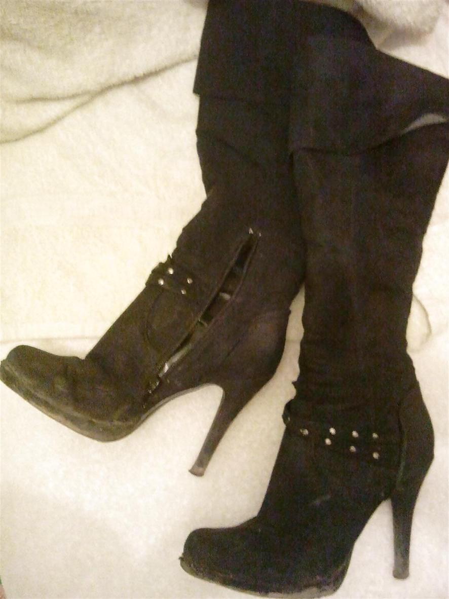 10P The boots of my girlfriend's classmate! cum on shoes!