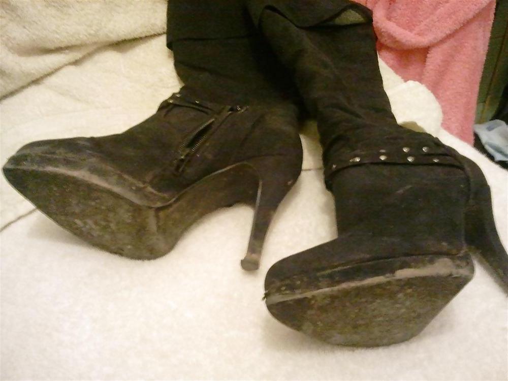 10P The boots of my girlfriend's classmate! cum on shoes!