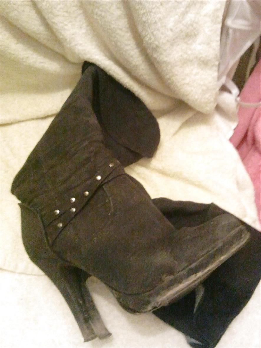 10P The boots of my girlfriend's classmate! cum on shoes!