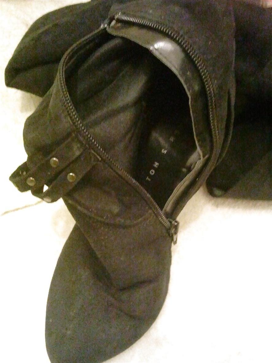 10P The boots of my girlfriend's classmate! cum on shoes!