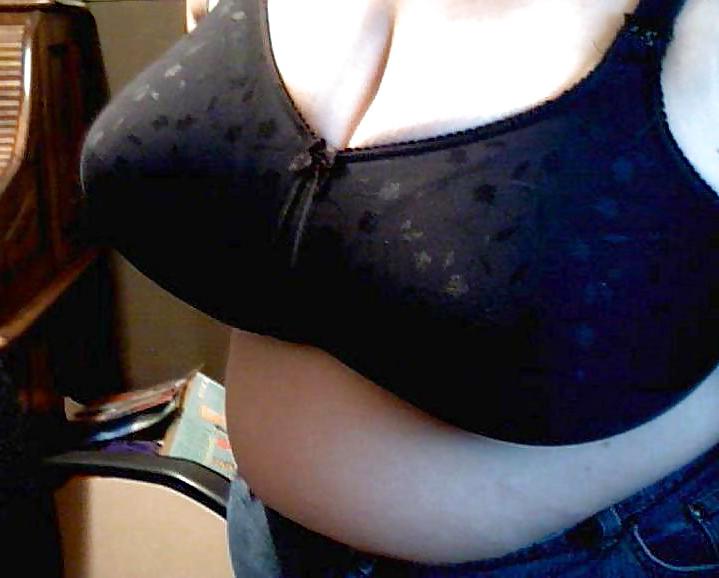 17P Big bras on mature women's!