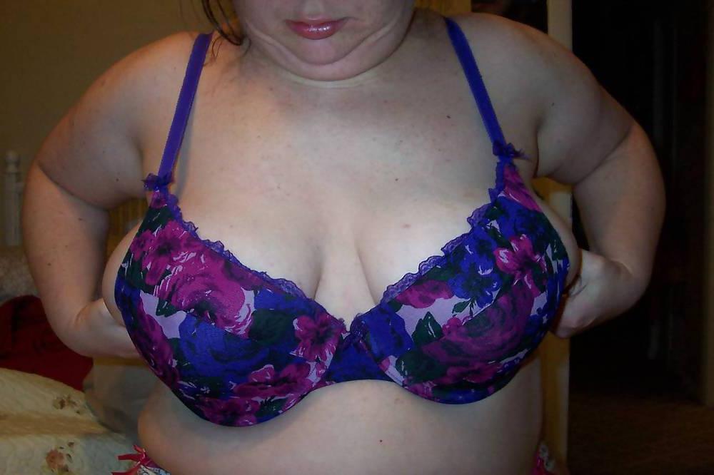 17P Big bras on mature women's!