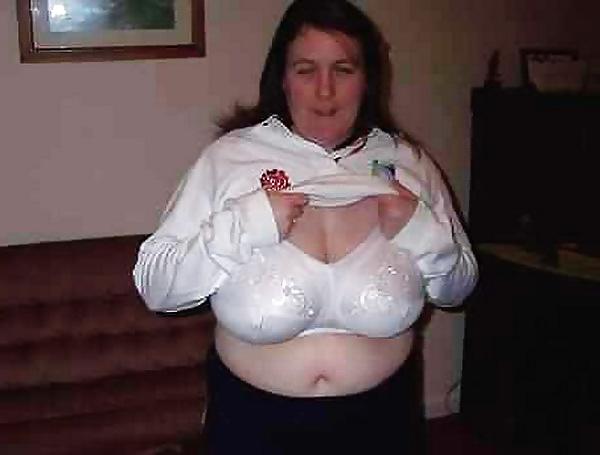 17P Big bras on mature women's!