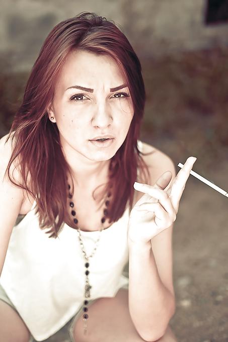 23P Girls and Ladies Smoking 
