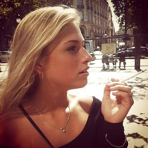 23P Girls and Ladies Smoking 
