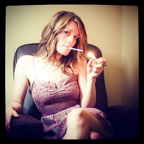23P Girls and Ladies Smoking 