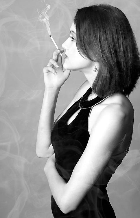 23P Girls and Ladies Smoking 