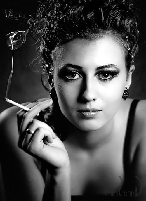 23P Girls and Ladies Smoking 