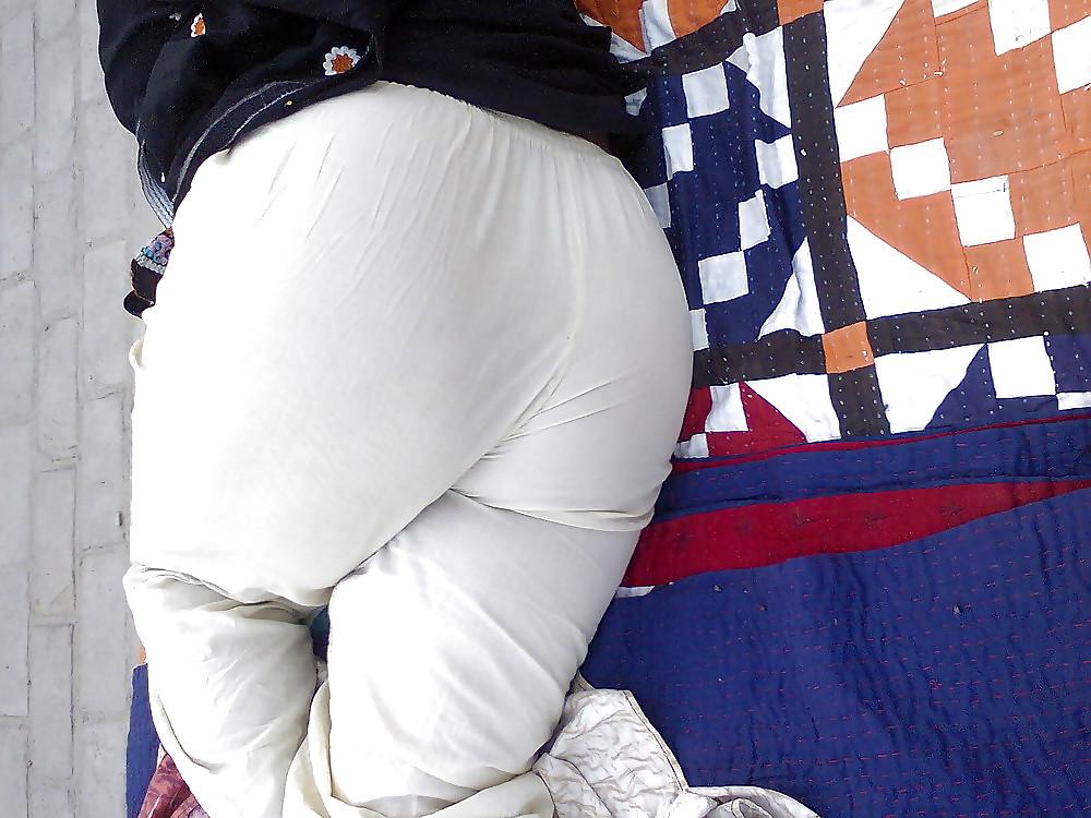 25P Arab and Indian ass