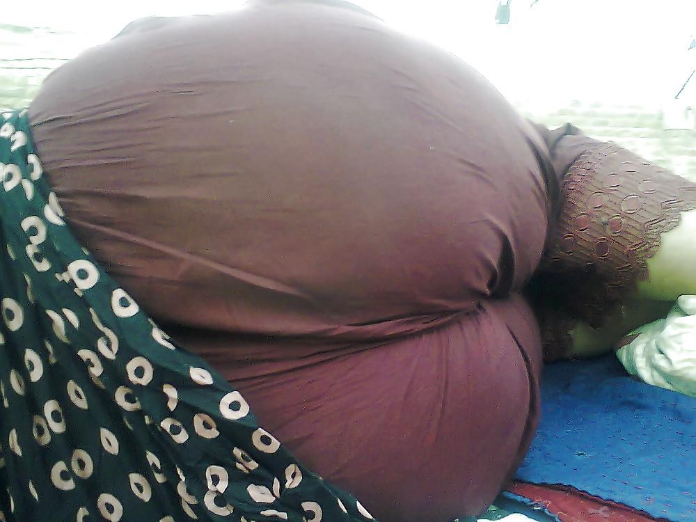 25P Arab and Indian ass