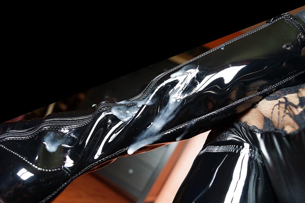 24P Cum on my boots !!!