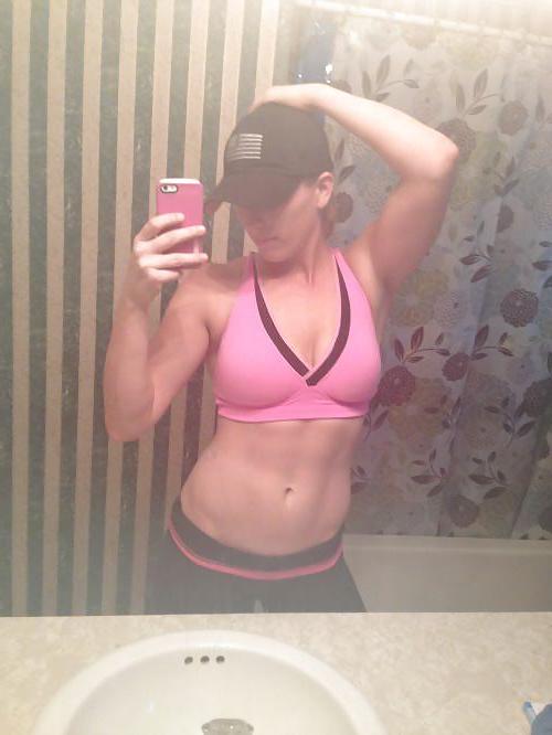 25P Sexy Girls in Sports Bras