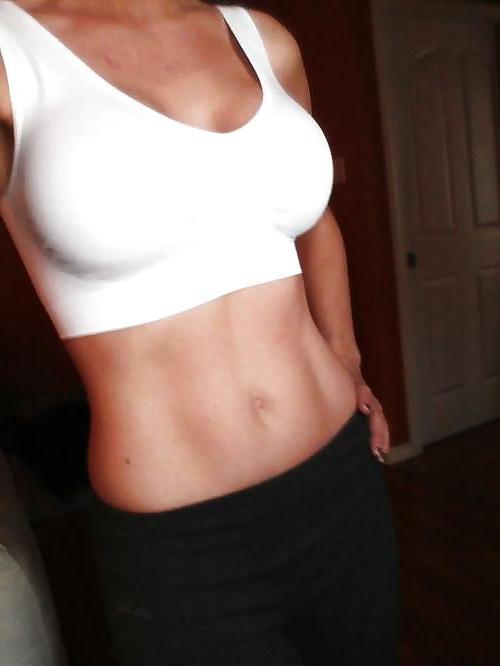 25P Sexy Girls in Sports Bras