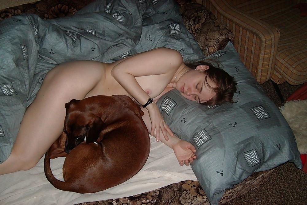 12P Hairy amateur girlfriend , wife exposed