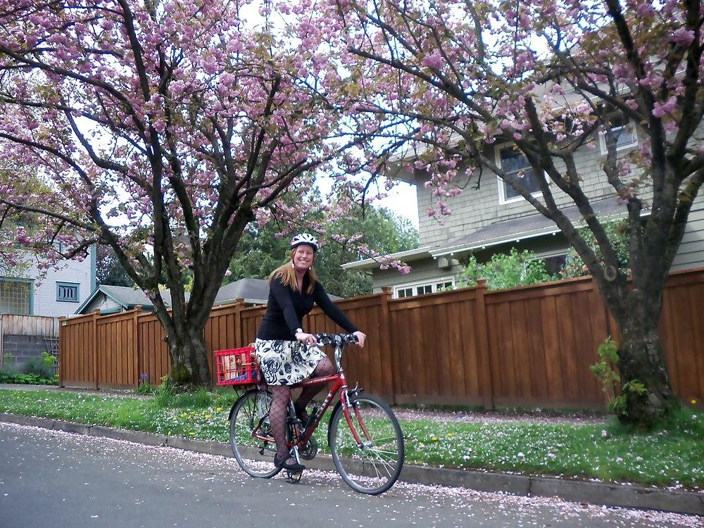 25P Female sexy legs nylon bicycle