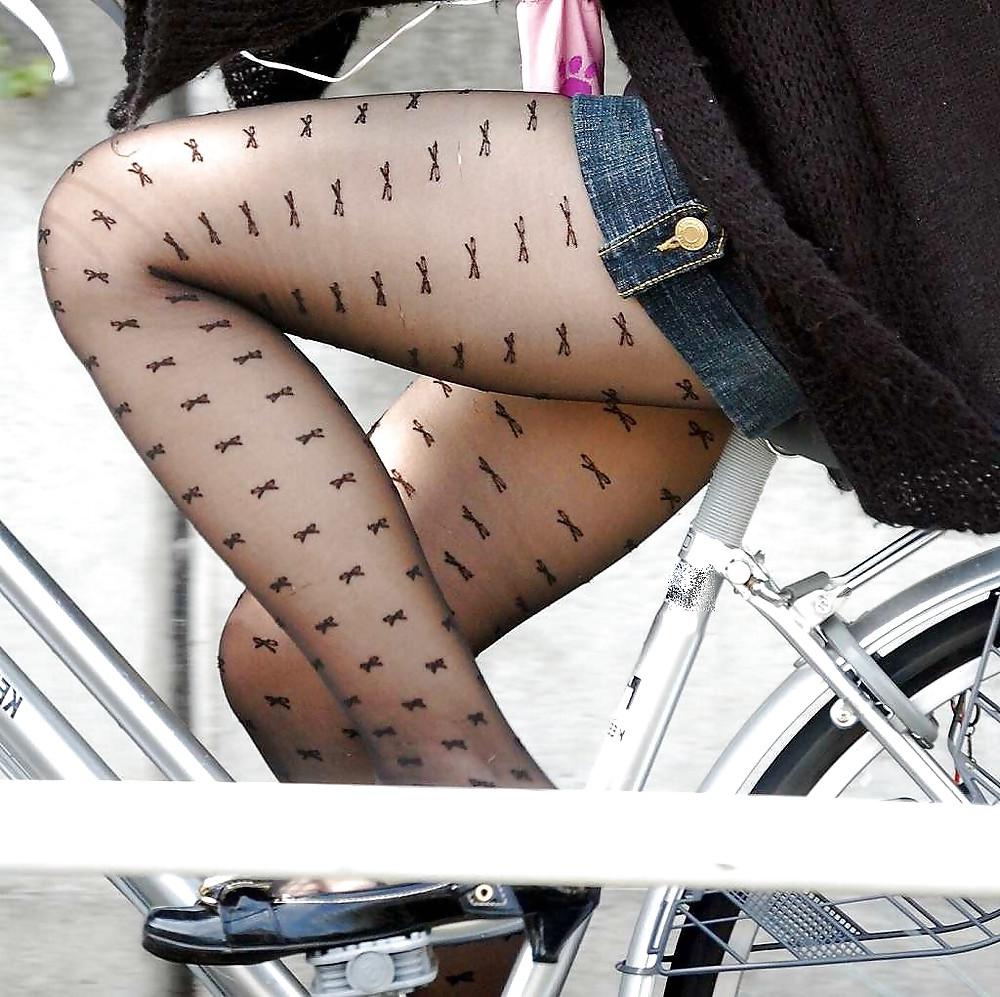 25P Female sexy legs nylon bicycle