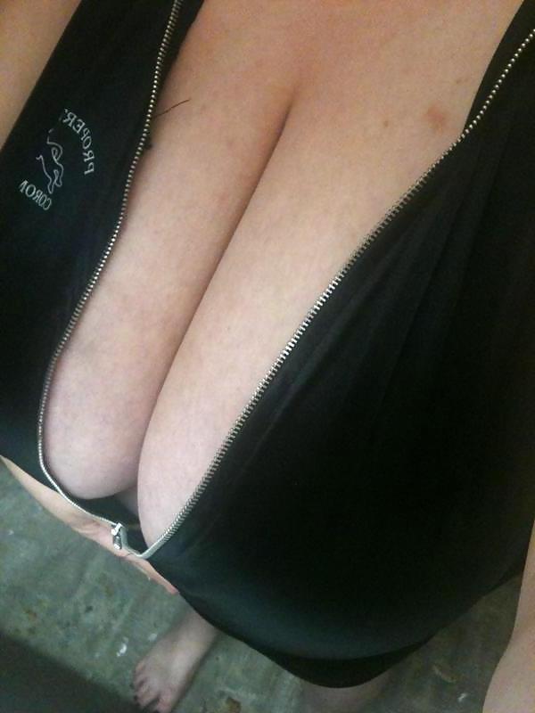 20P Huge Tits, Tight Tops 40