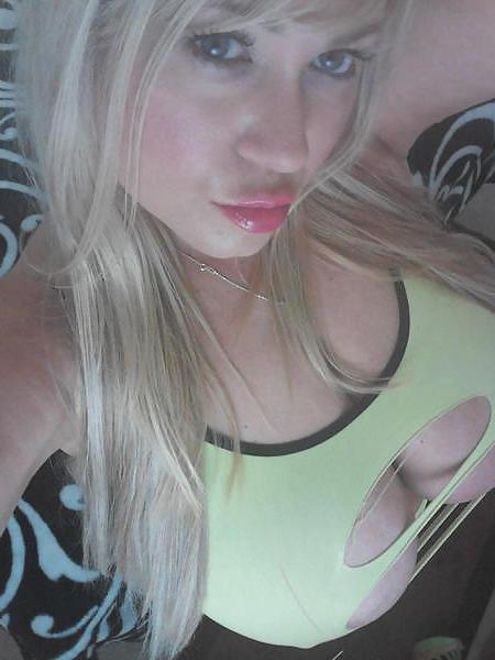 20P Huge Tits, Tight Tops 40