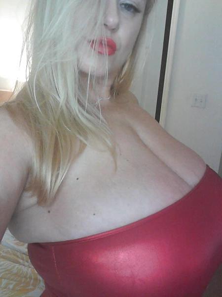 20P Huge Tits, Tight Tops 40