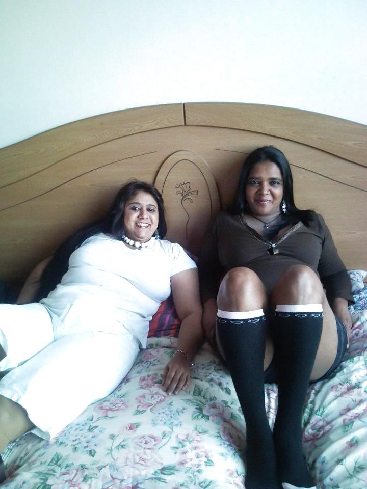 25P Sexy indian aunty
