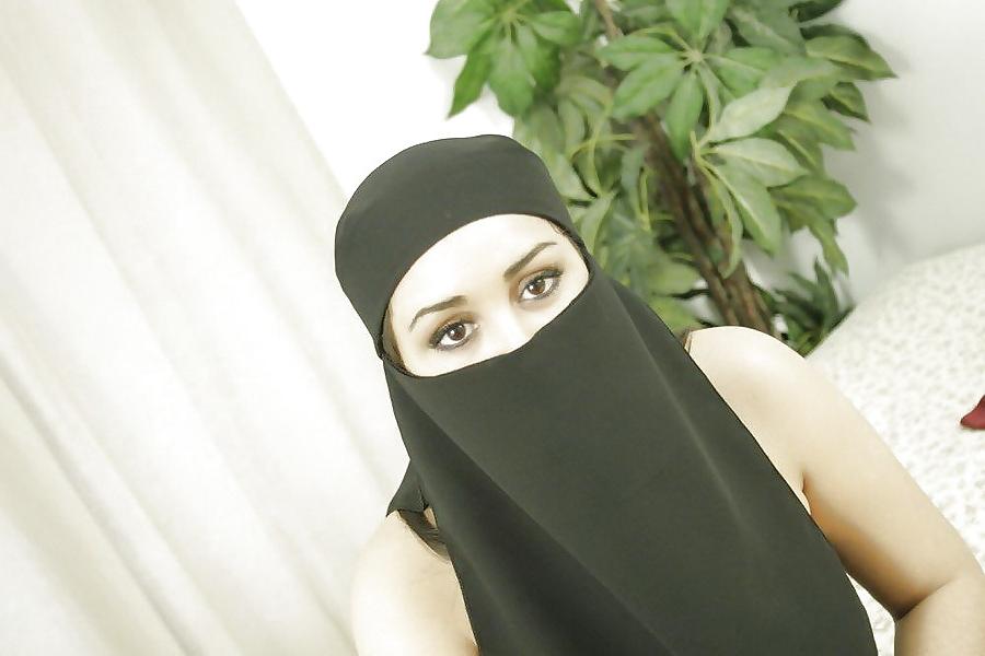 14P PRETTY ARAB GIRL - BEURETTE -POSING  WITH HIJAB 1 