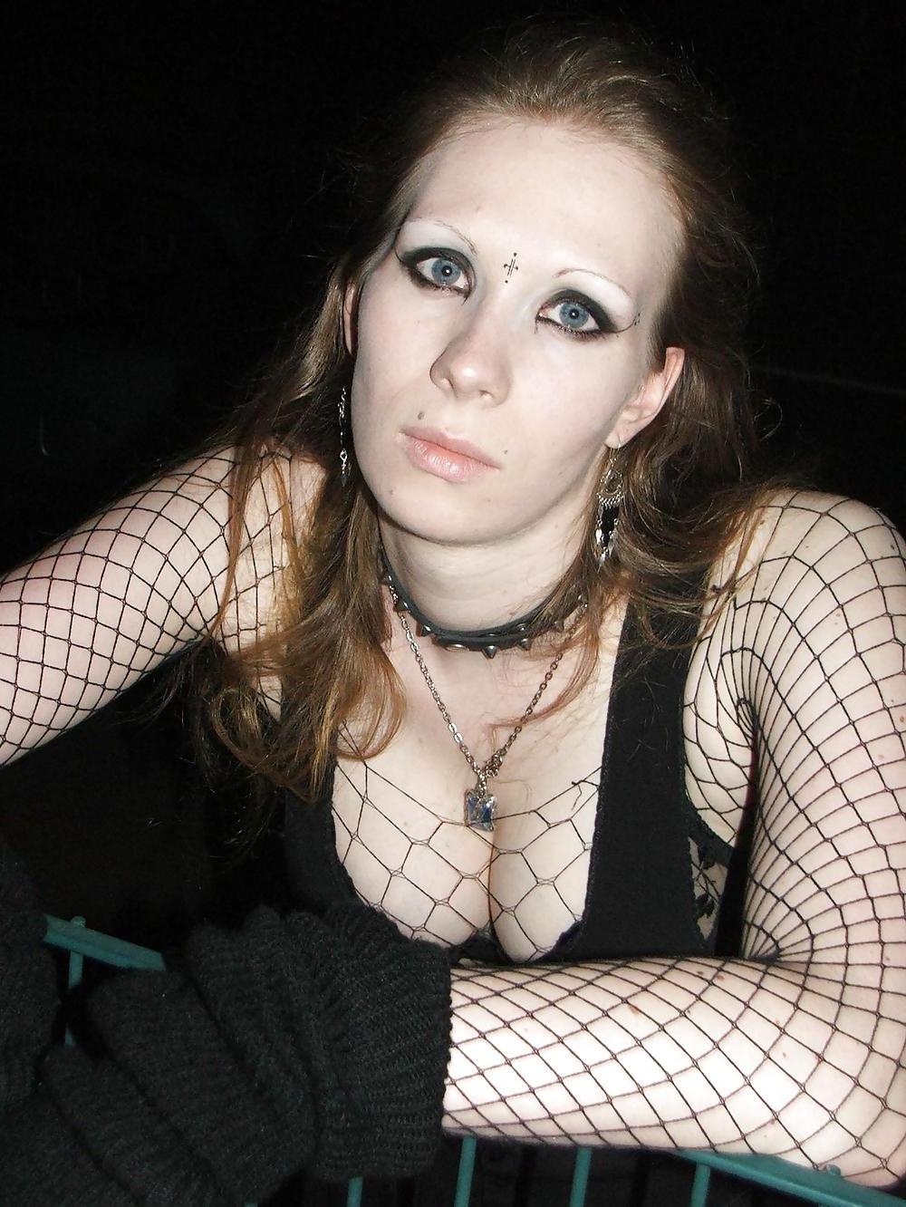 25P Sexy Blonde German Gothic Teen