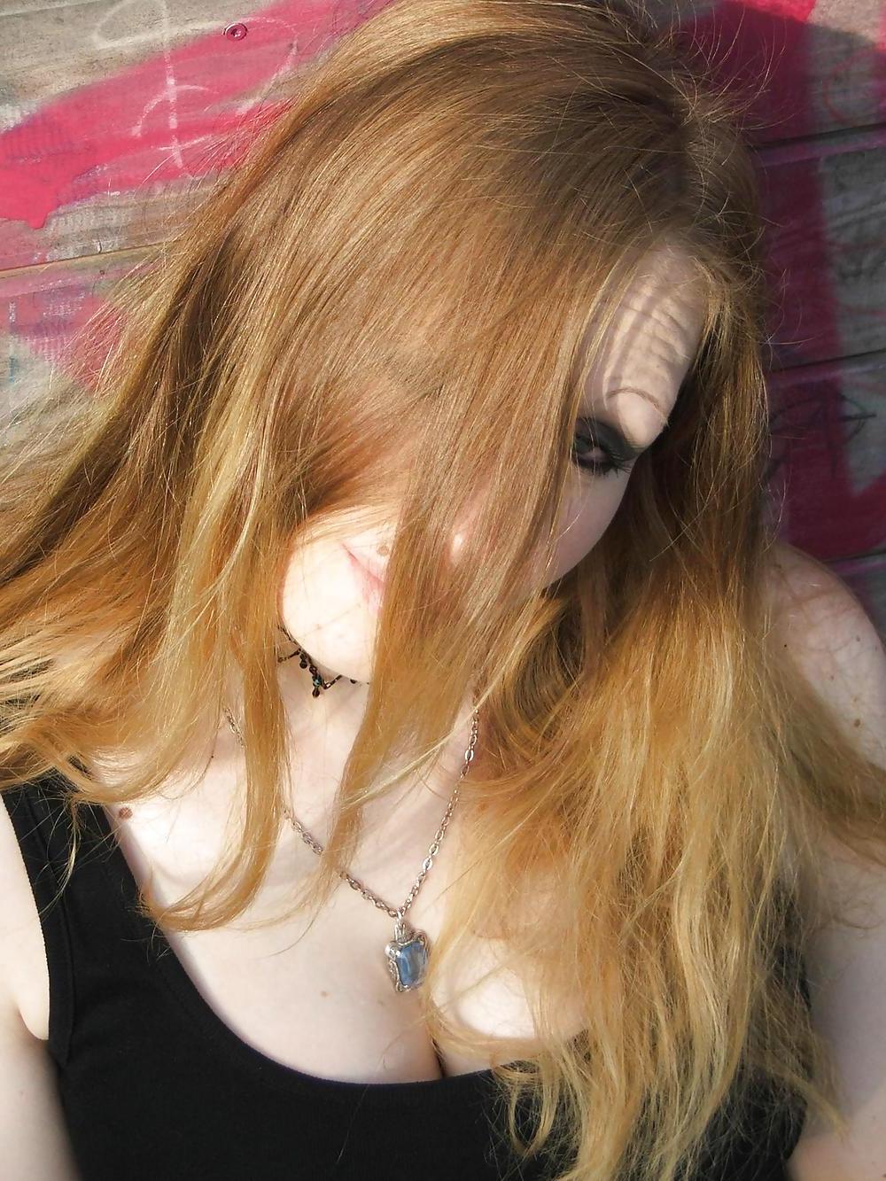 25P Sexy Blonde German Gothic Teen