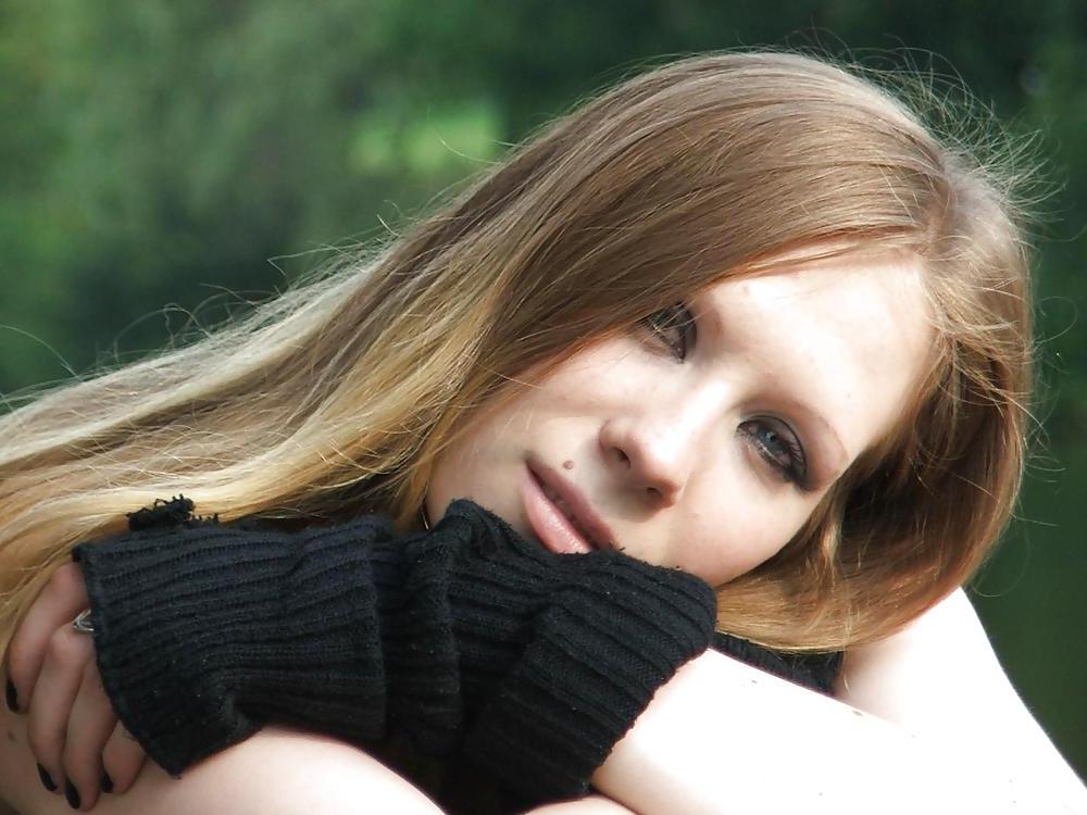 25P Sexy Blonde German Gothic Teen