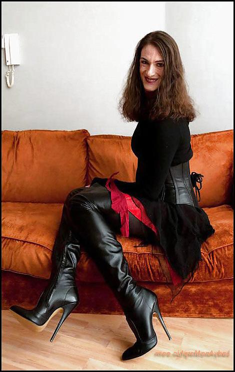 17P LatexTG - Boots, Latex & Fetish