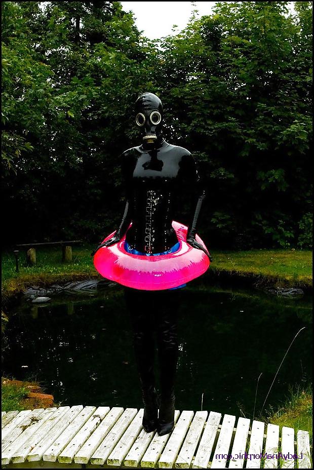 17P LatexTG - Boots, Latex & Fetish