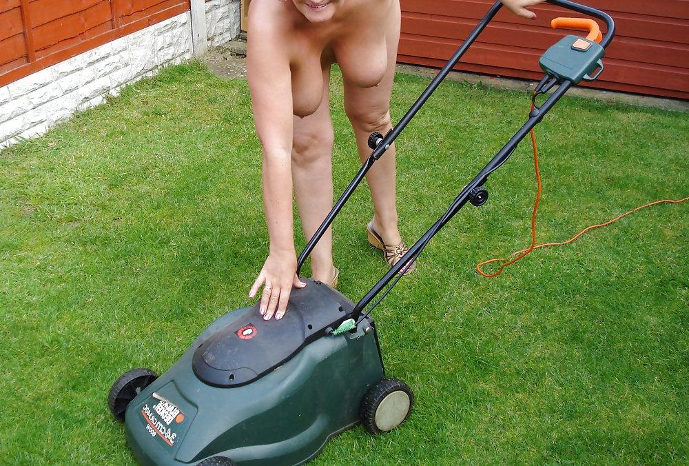 9P Wife - In The Garden