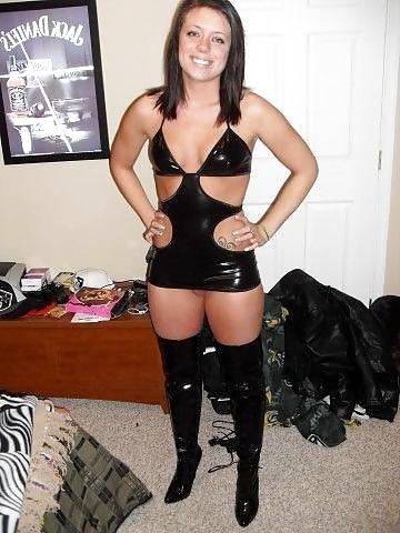 25P Women in boots
