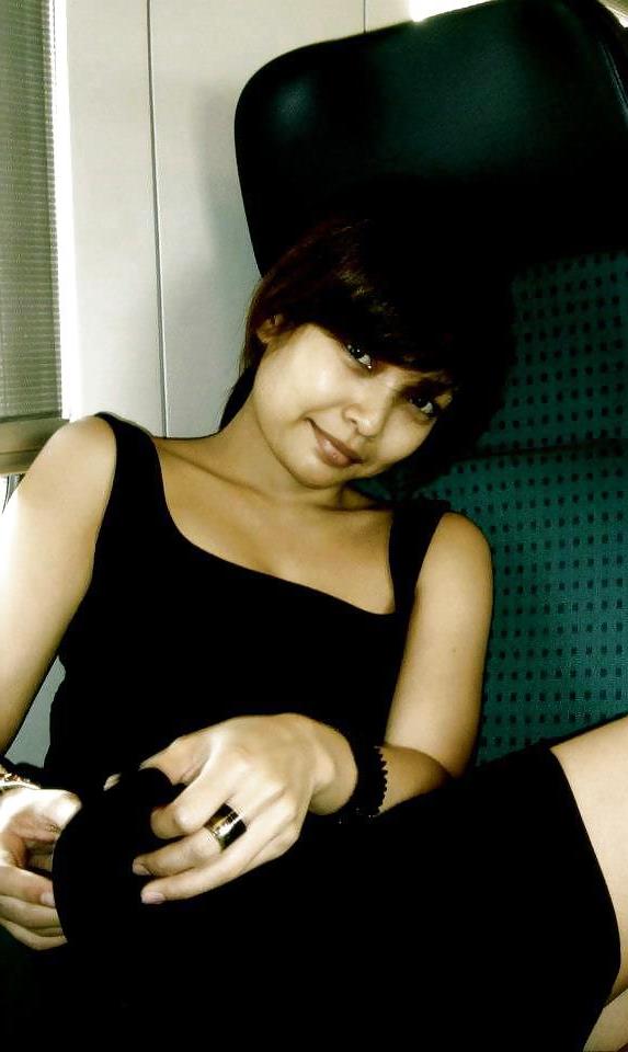 25P VITA DEWI INDONESIAN SLUT