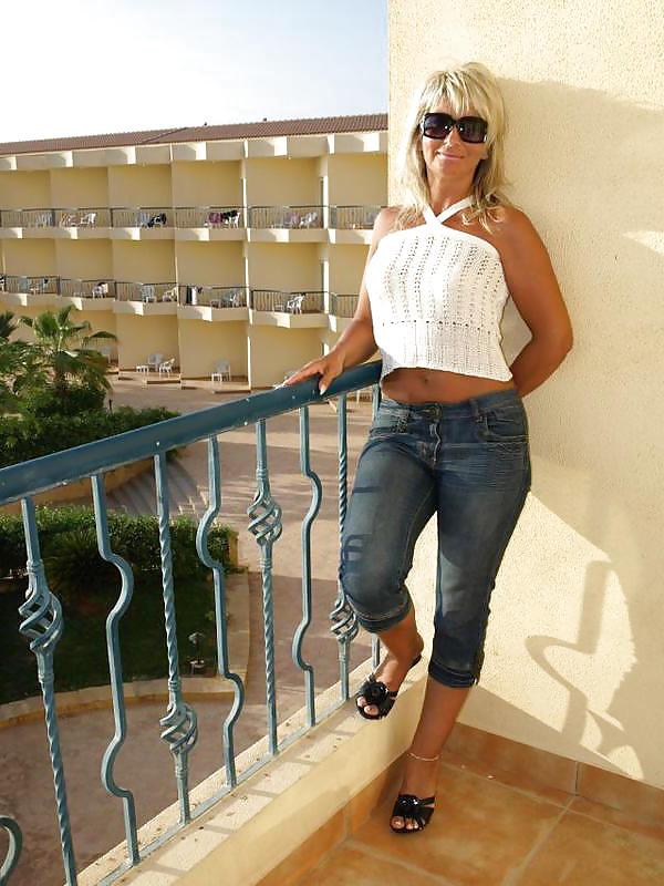 25P Hot blonde euro milf nn