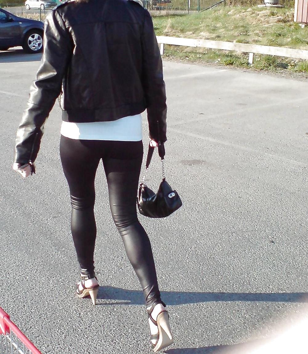 25P Girls in lycra or spandex leggings