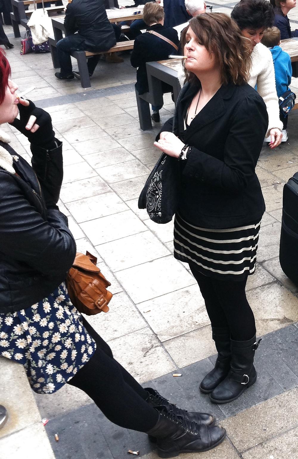 25P Candid Smoking