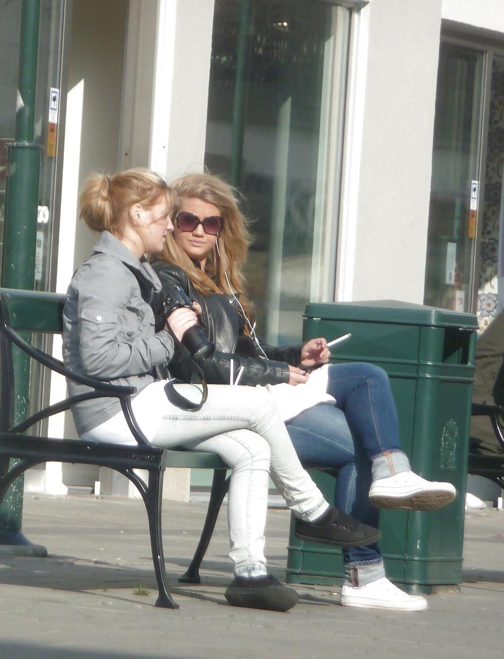 25P Candid Smoking