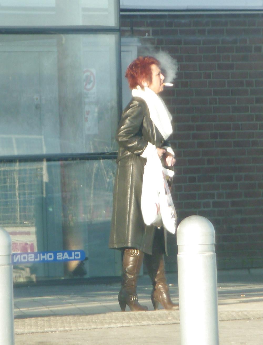 25P Candid Smoking