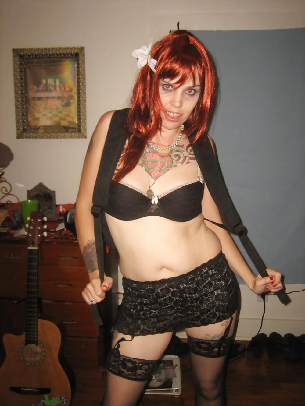 13P Crazy Milf Venus