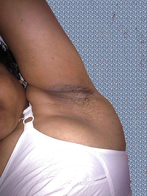 25P Indian Sexy Aunty