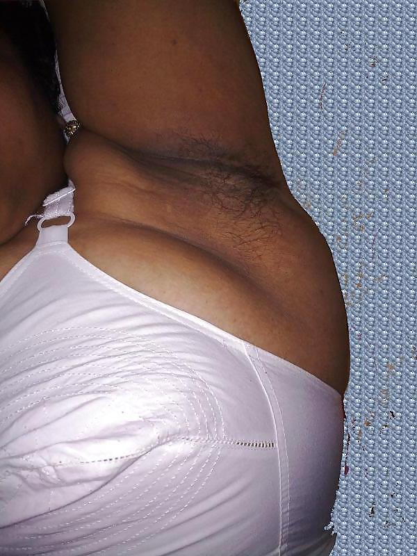 25P Indian Sexy Aunty